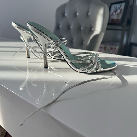 Guess tie up heels - Picture 2 of 5